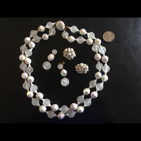 1950s Beaded necklace & clip on earrings - Picture 1 of 3